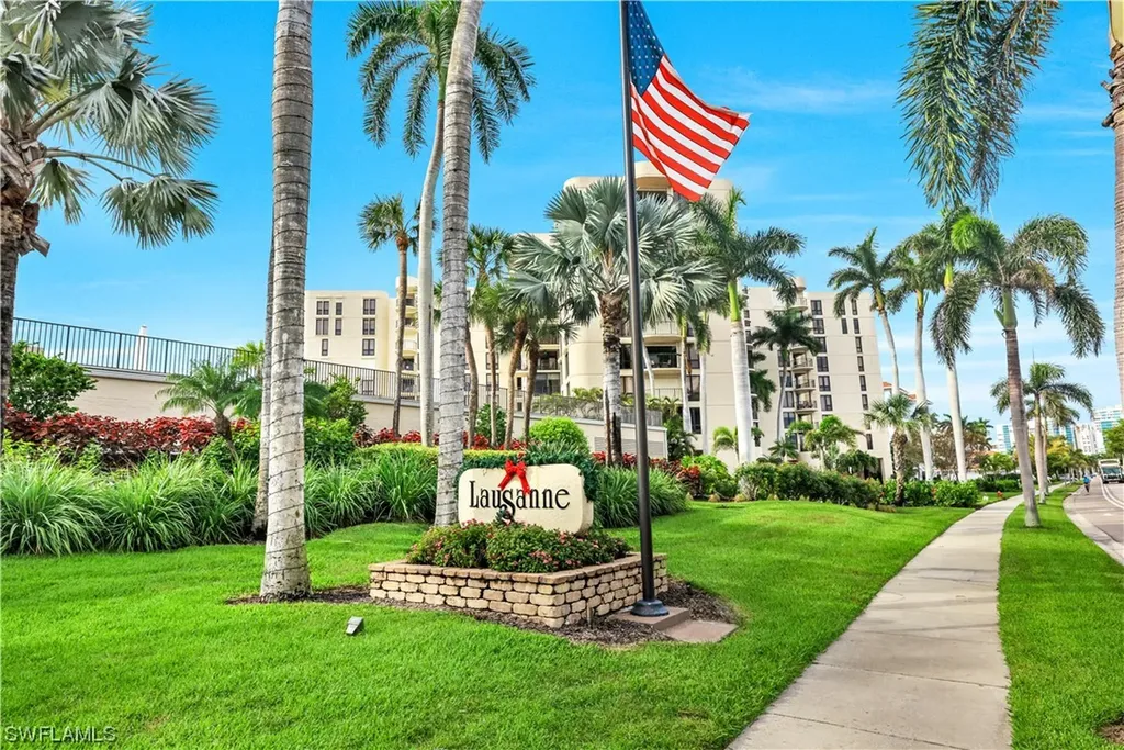 3215 Gulf Shore Boulevard N Naples FL 34103