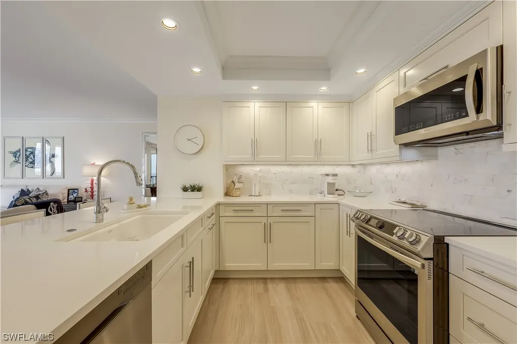3215 Gulf Shore Boulevard N Naples FL 34103