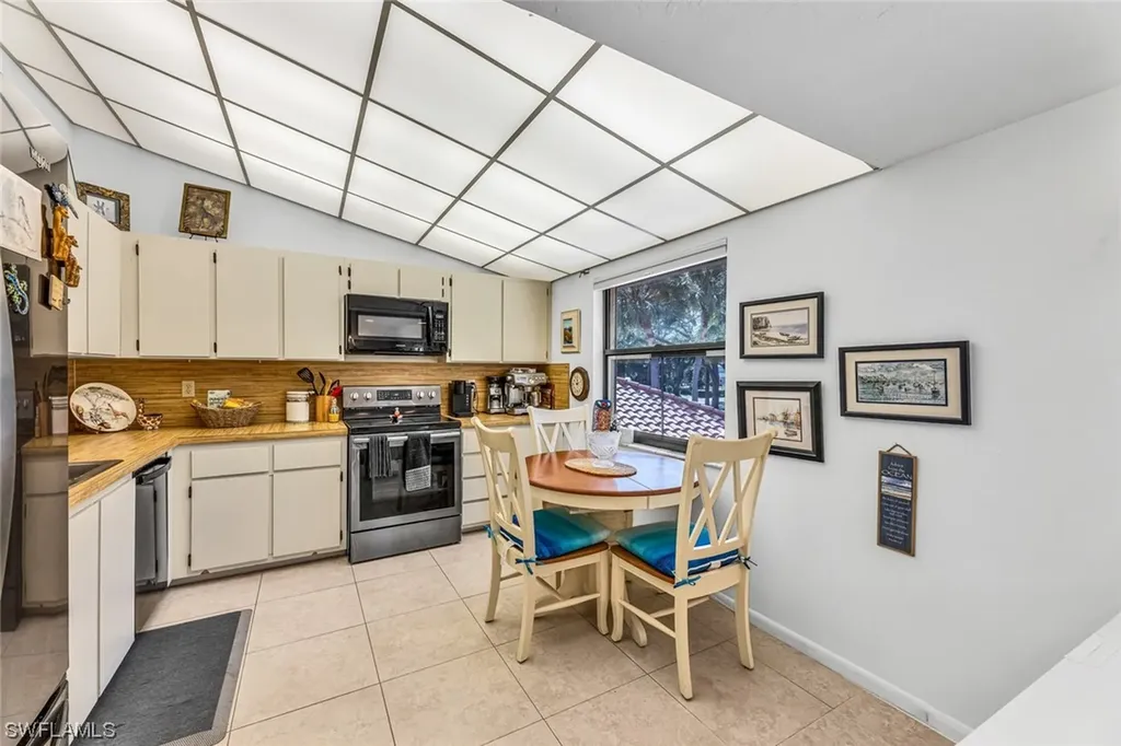 194 Albi Road Naples FL 34112