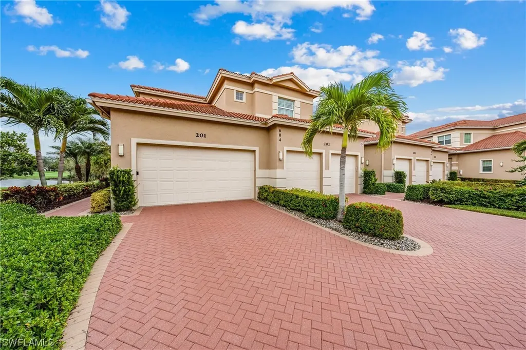 604 El Camino Real Naples FL 34119