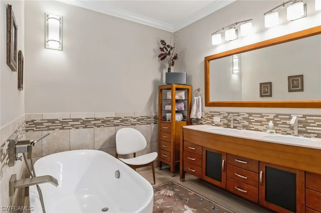 1435 Mariposa Circle Naples FL 34105