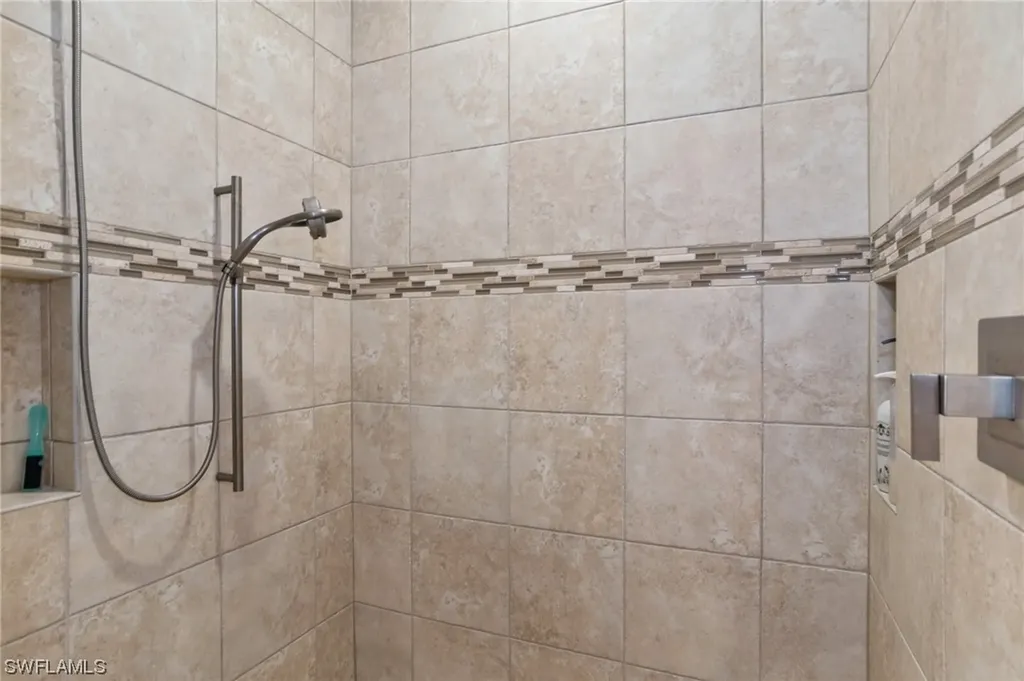 1435 Mariposa Circle Naples FL 34105