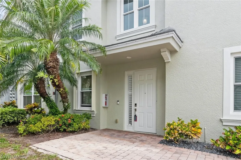 1435 Mariposa Circle Naples FL 34105