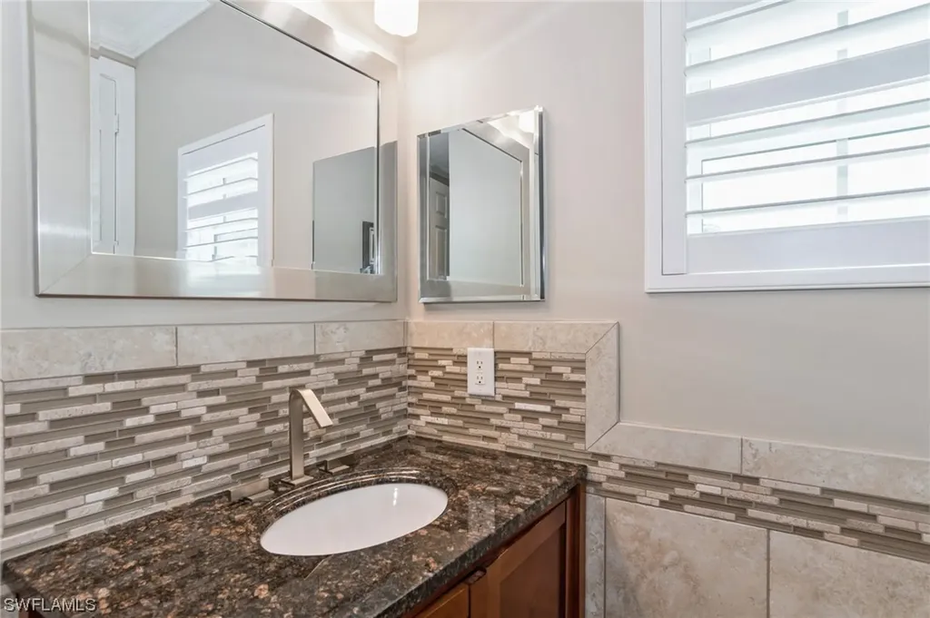 1435 Mariposa Circle Naples FL 34105