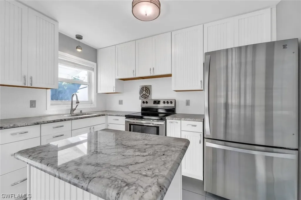 1655 Bates Circle Fort Myers FL 33901