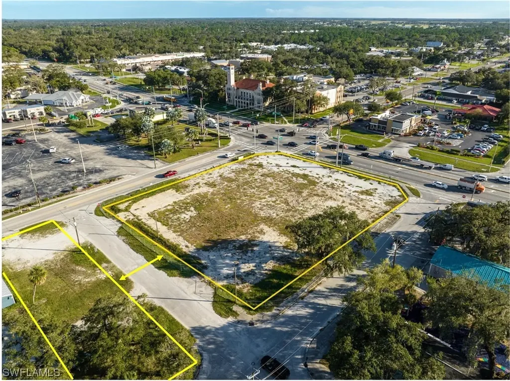 10 W Hickpochee Avenue Labelle FL 33935