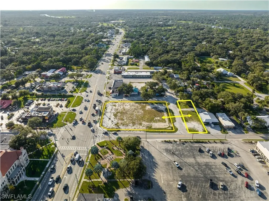 10 W Hickpochee Avenue Labelle FL 33935