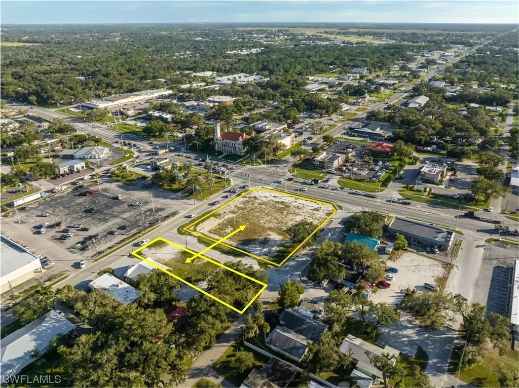 10 W Hickpochee Avenue Labelle FL 33935