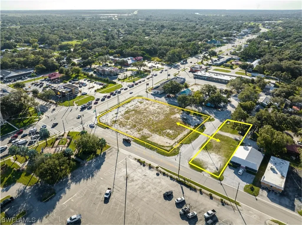 10 W Hickpochee Avenue Labelle FL 33935