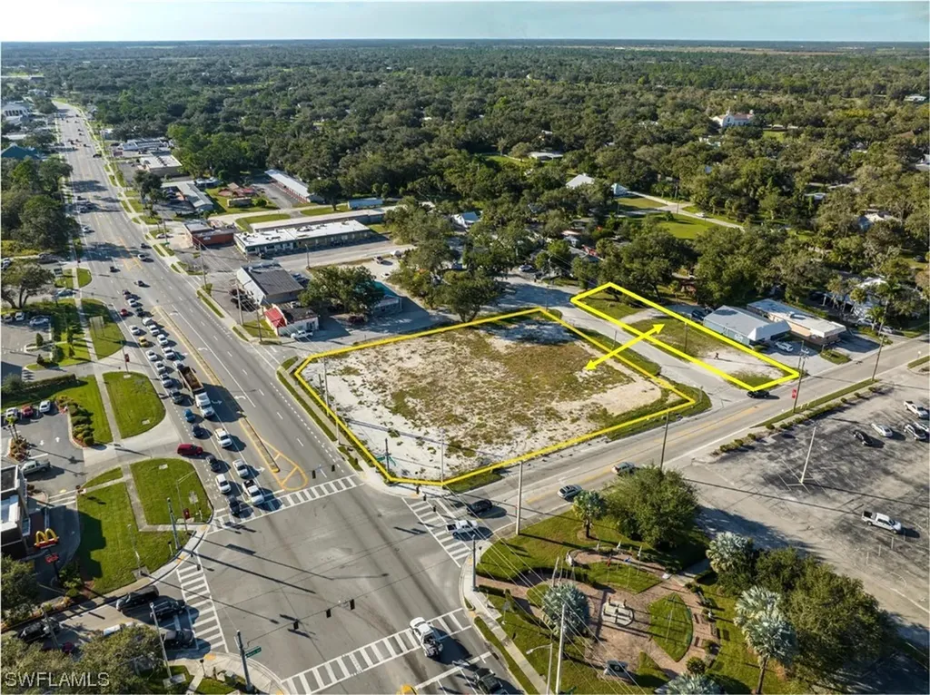 10 W Hickpochee Avenue Labelle FL 33935