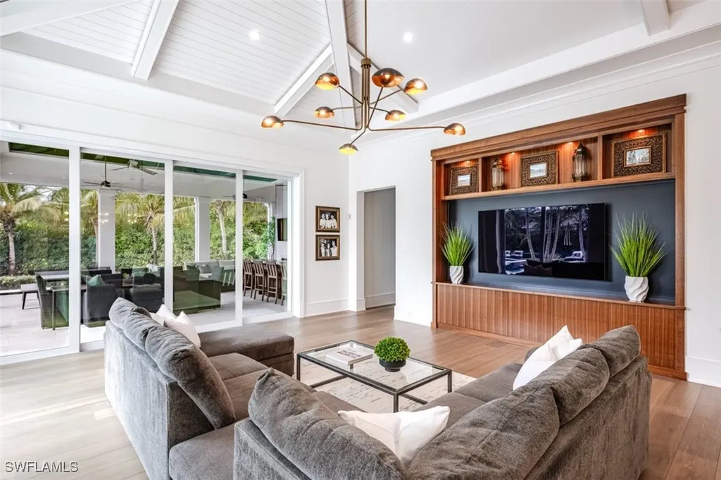 185 Cajeput Drive Naples FL 34108