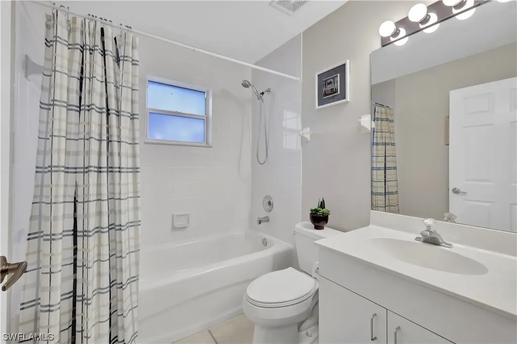 289 Robin Hood Circle Naples FL 34104
