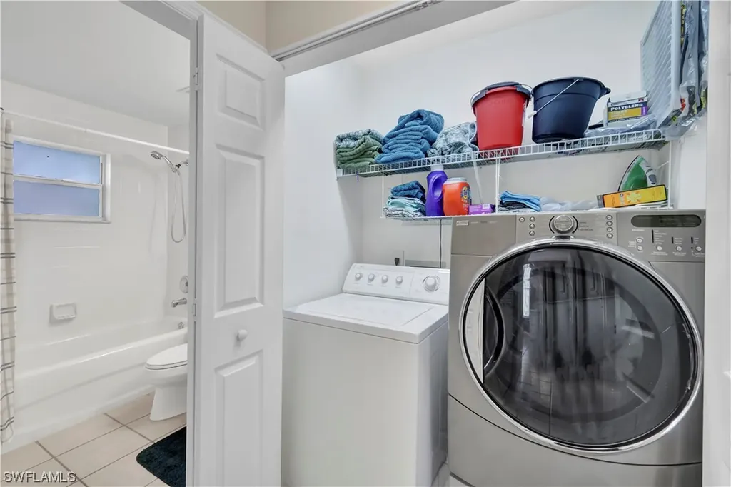 289 Robin Hood Circle Naples FL 34104