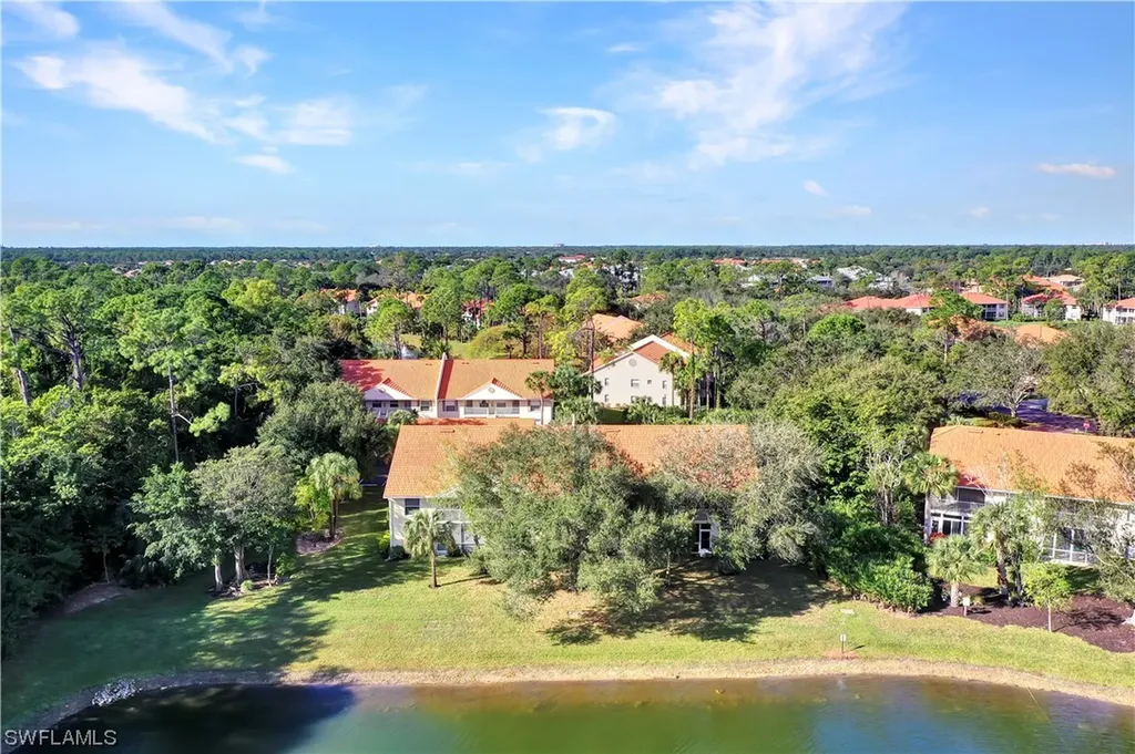 289 Robin Hood Circle Naples FL 34104