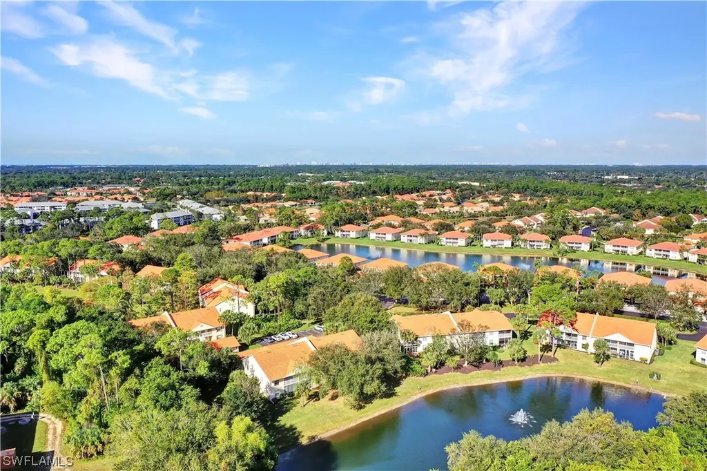 289 Robin Hood Circle Naples FL 34104