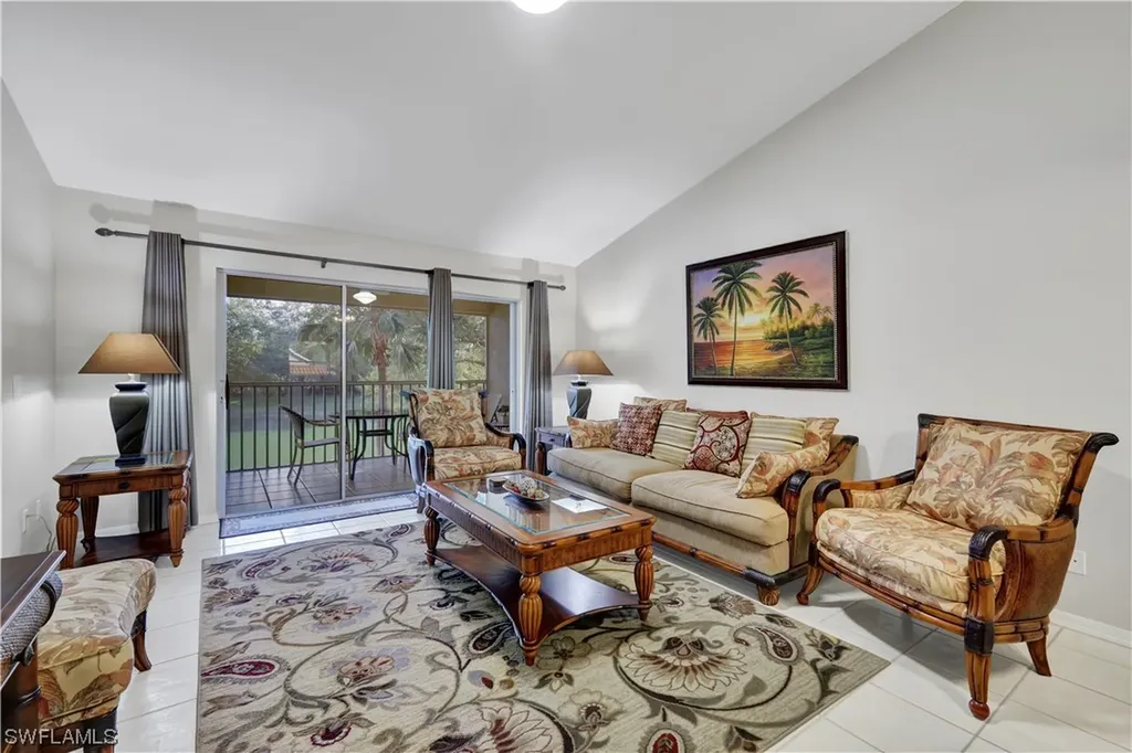 289 Robin Hood Circle Naples FL 34104