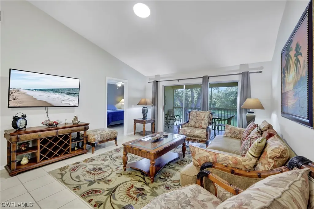 289 Robin Hood Circle Naples FL 34104