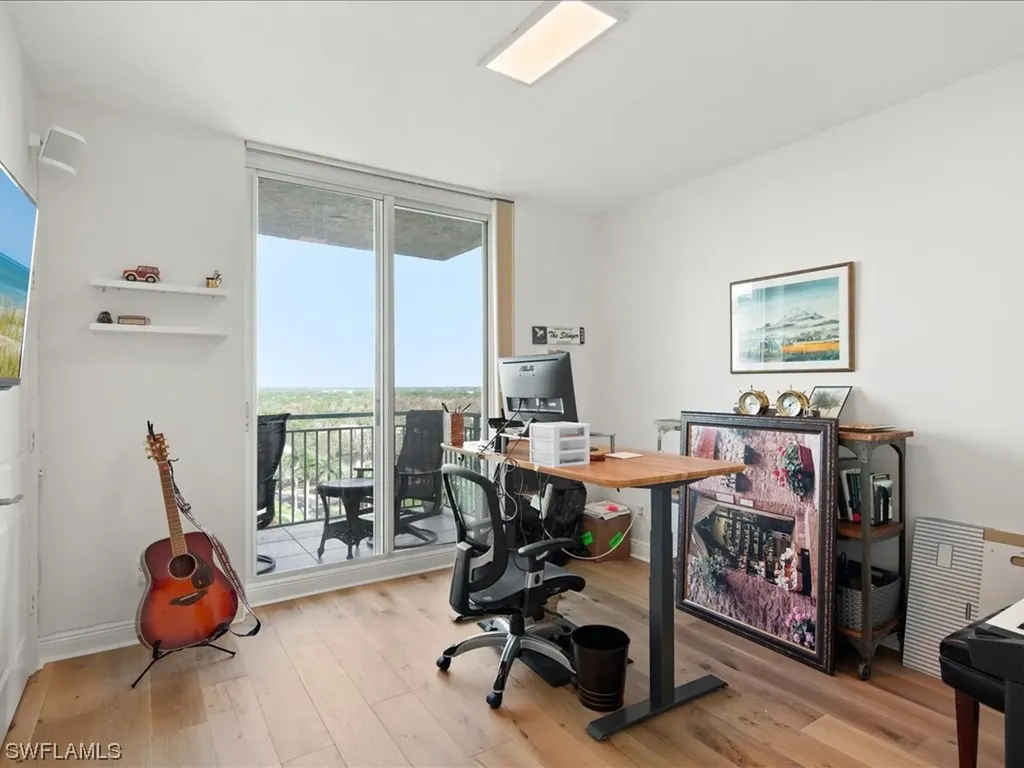 425 Cove Tower Drive Naples FL 34110
