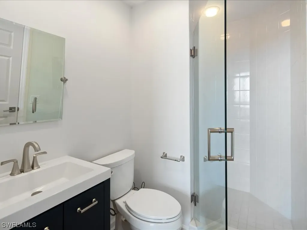 425 Cove Tower Drive Naples FL 34110