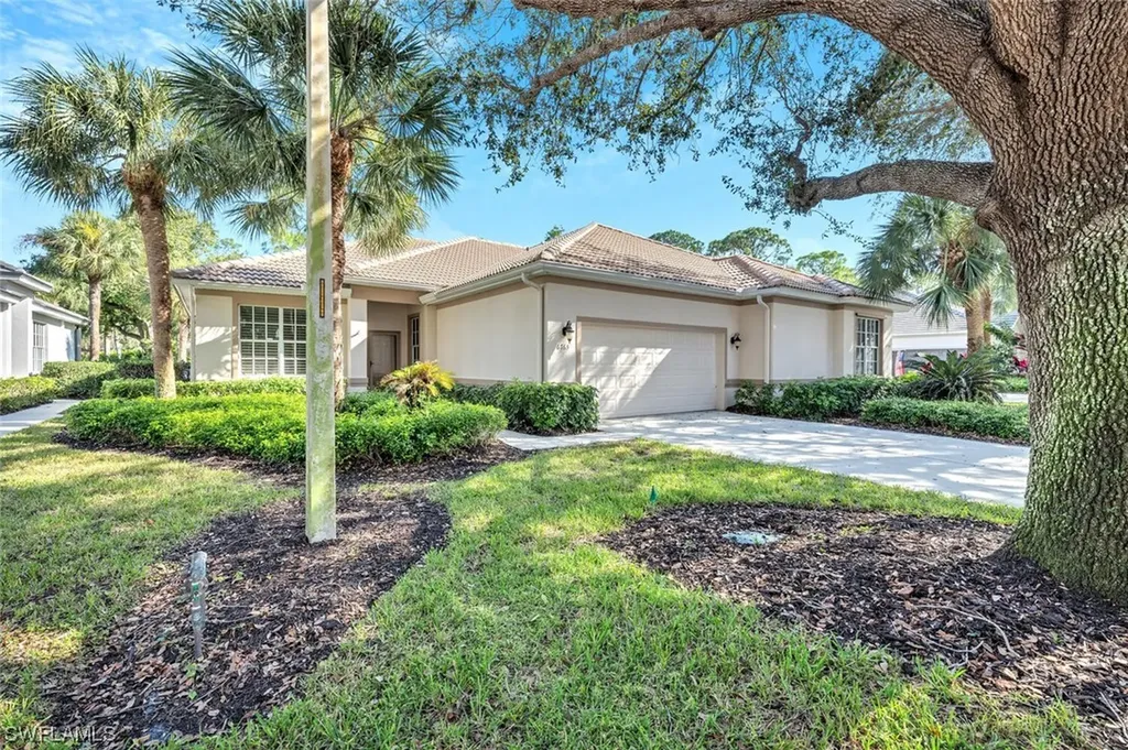 Naples FL, 6763 Old Banyan Way