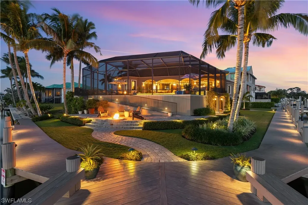 368 Bayside Avenue Naples FL 34108