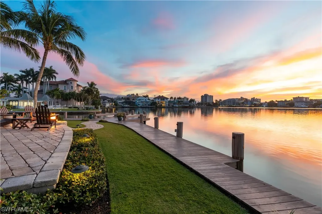 368 Bayside Avenue Naples FL 34108