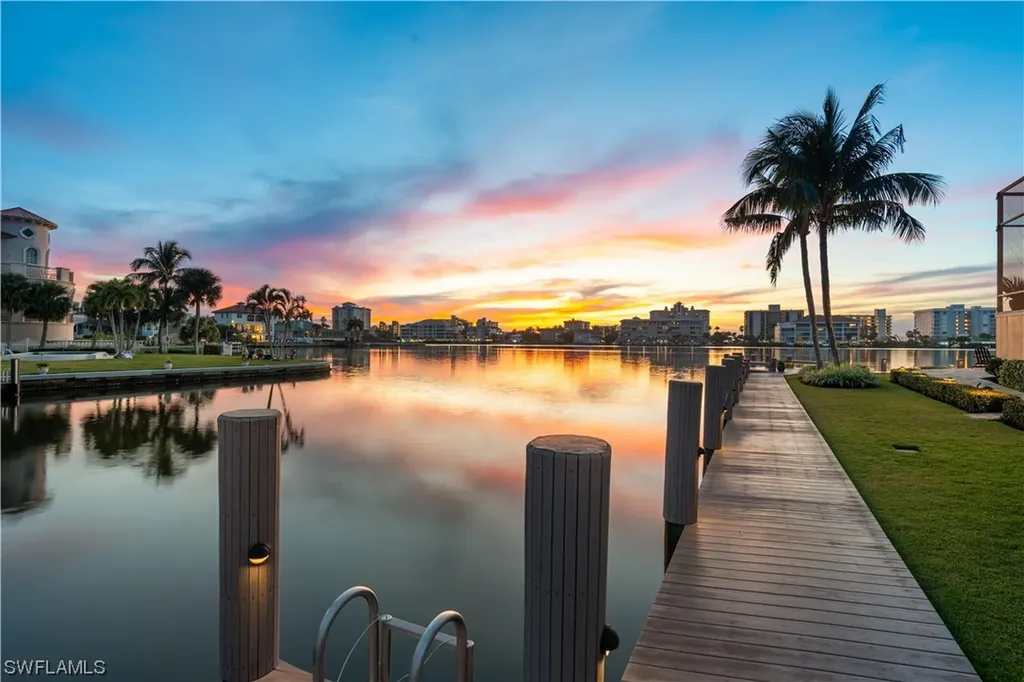 368 Bayside Avenue Naples FL 34108