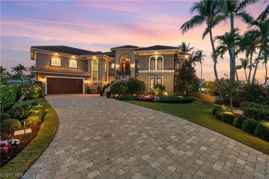368 Bayside Avenue Naples FL 34108