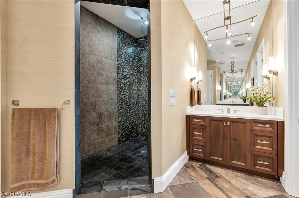 368 Bayside Avenue Naples FL 34108
