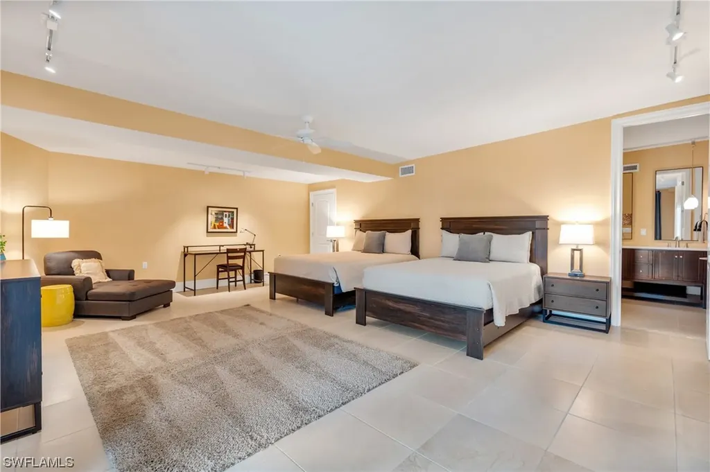 368 Bayside Avenue Naples FL 34108