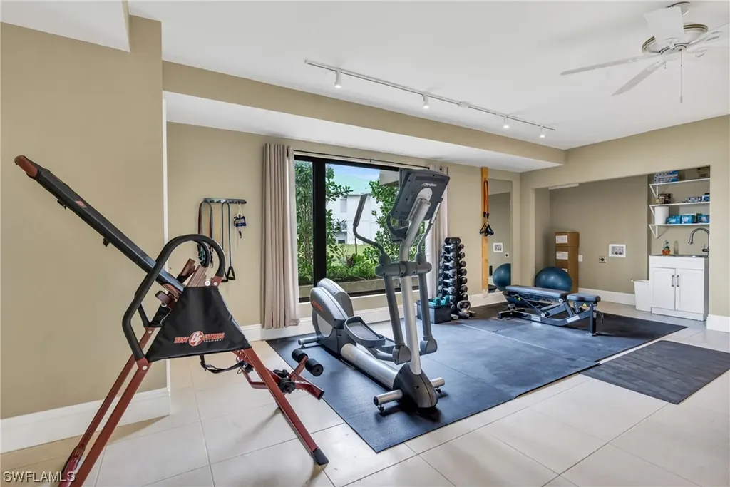 368 Bayside Avenue Naples FL 34108