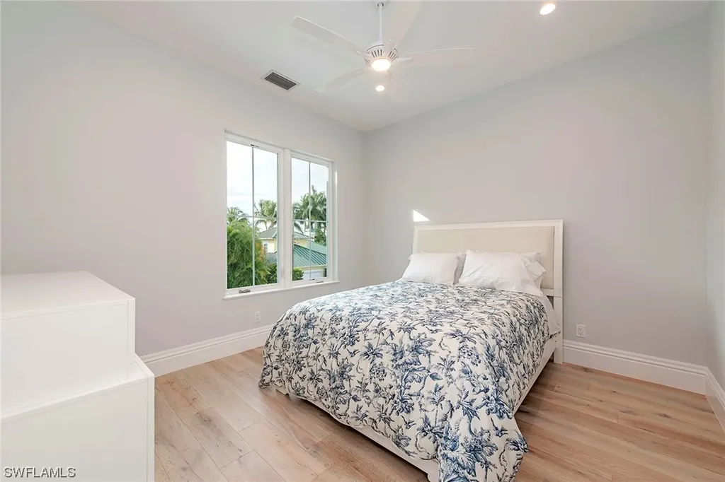 788 Broad Court S Naples FL 34102