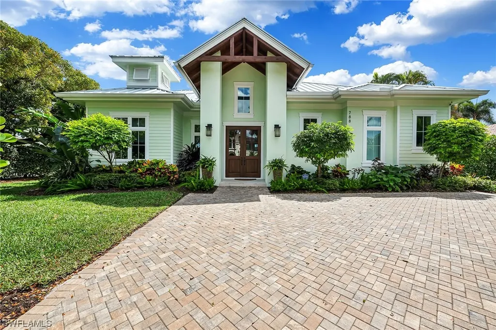 788 Broad Court S Naples FL 34102