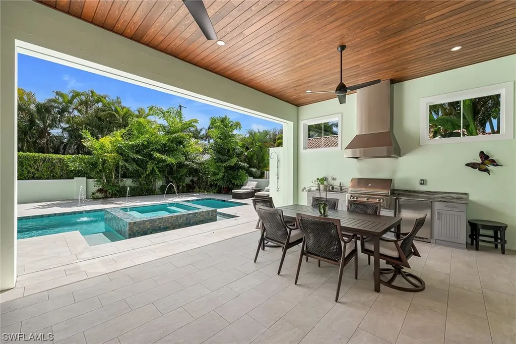788 Broad Court S Naples FL 34102