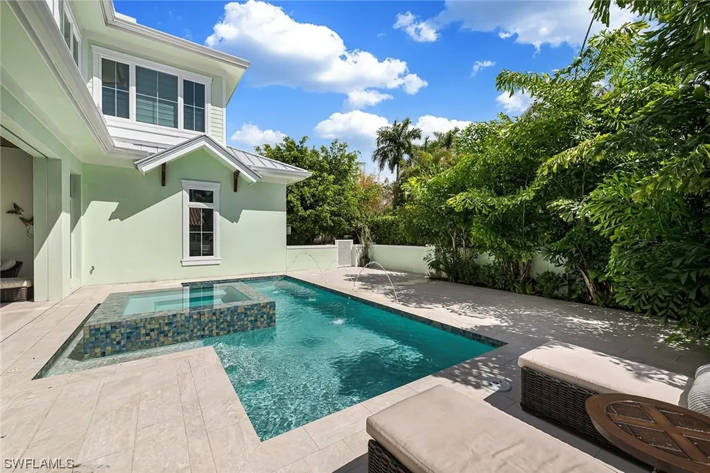788 Broad Court S Naples FL 34102