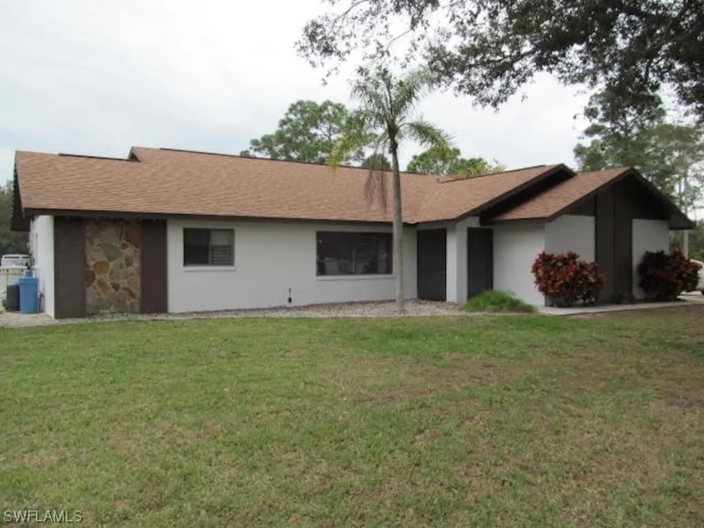 620 Greenwood Avenue Lehigh Acres FL 33972