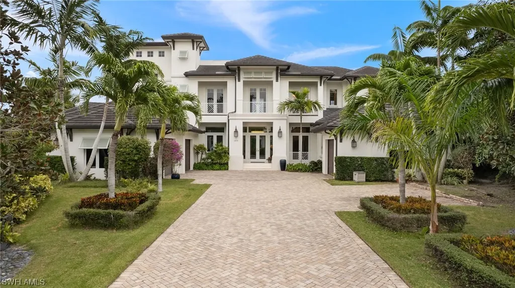 2275 Trout Court Naples FL 34102