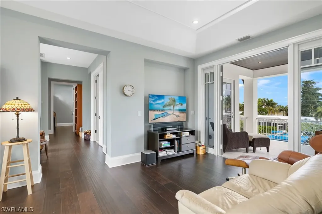 2275 Trout Court Naples FL 34102