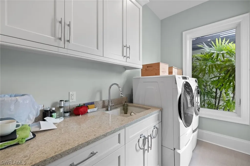 2275 Trout Court Naples FL 34102