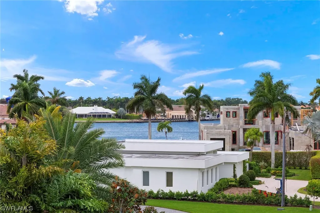 2275 Trout Court Naples FL 34102