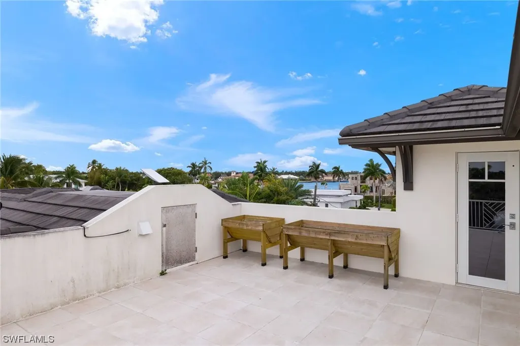 2275 Trout Court Naples FL 34102