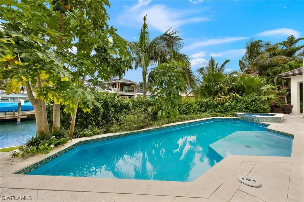 2275 Trout Court Naples FL 34102