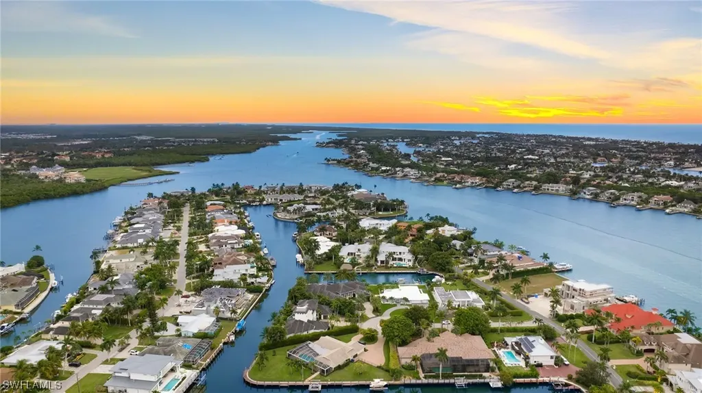 2275 Trout Court Naples FL 34102