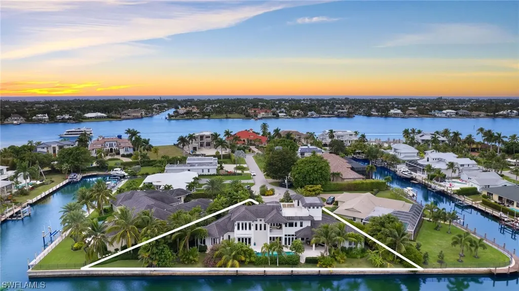 2275 Trout Court Naples FL 34102