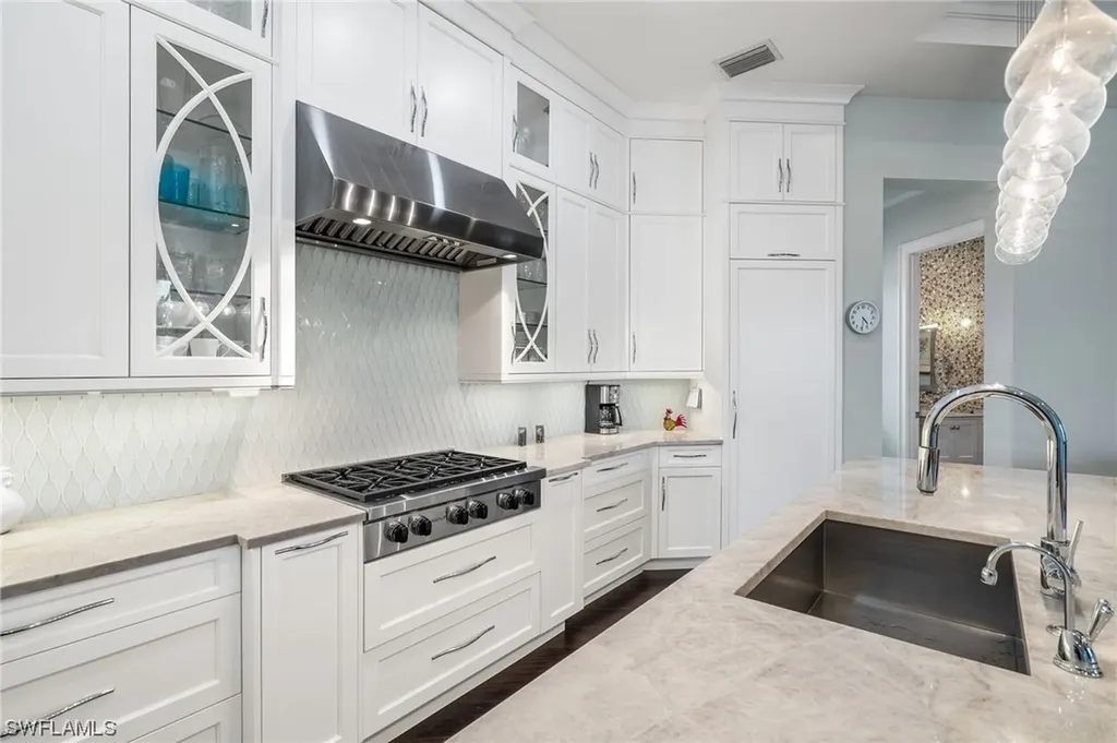 2275 Trout Court Naples FL 34102