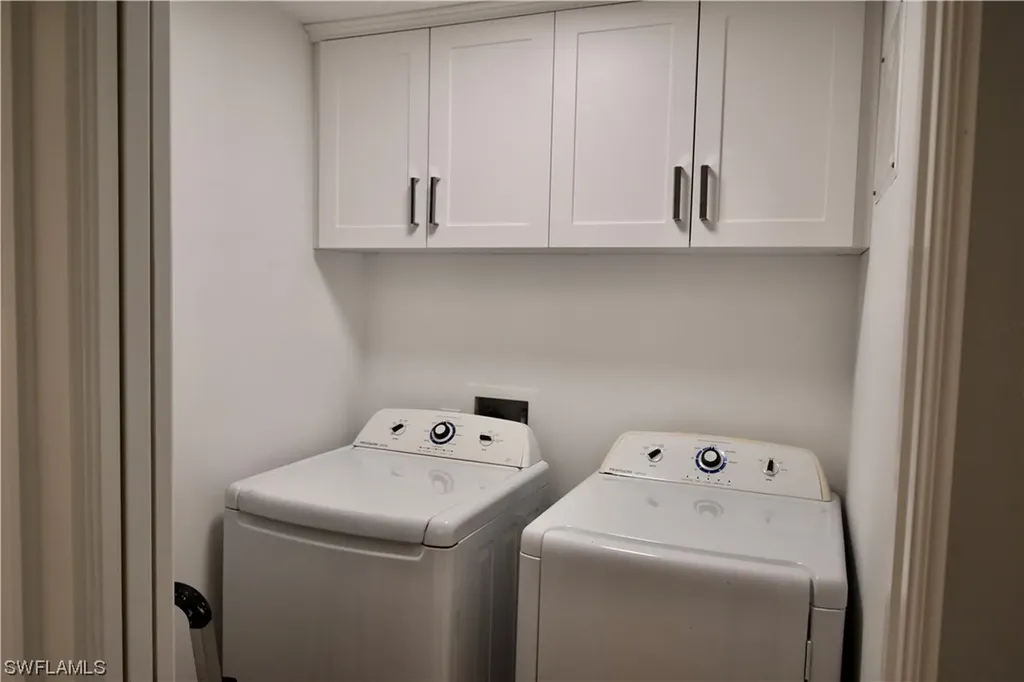 400 Wyndemere Way Naples FL 34105