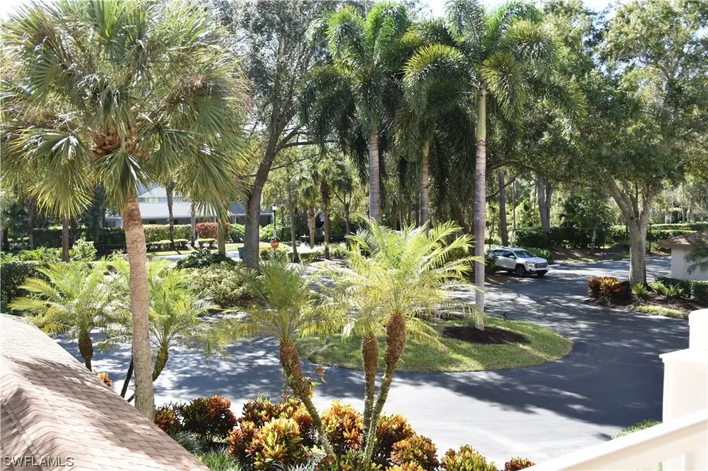 400 Wyndemere Way Naples FL 34105