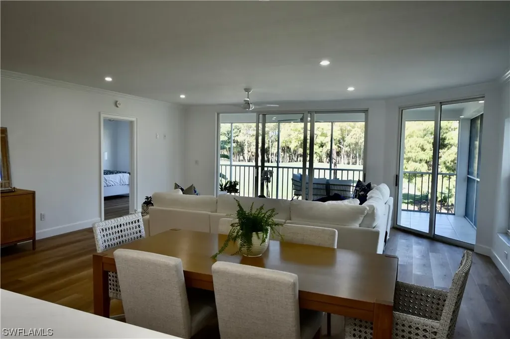 400 Wyndemere Way Naples FL 34105