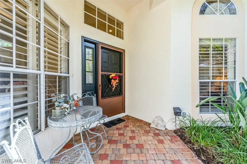 348 Carinosa Court Naples FL 34110