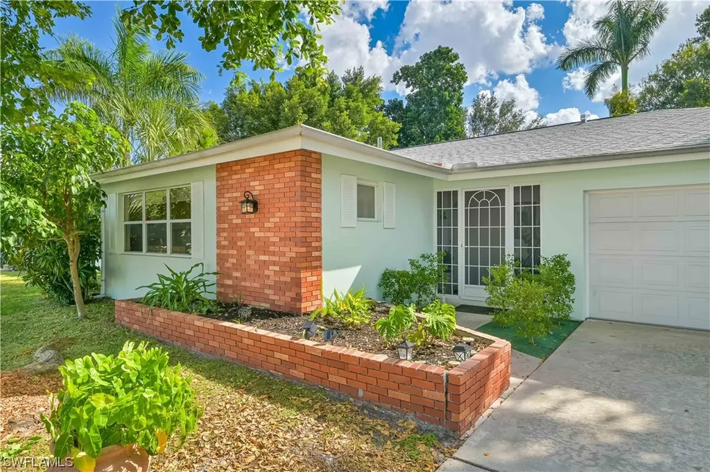 1544 Covington Circle E Fort Myers FL 33919
